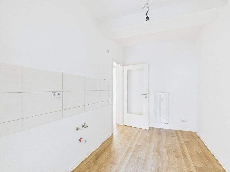 Erstbezug nach Sanierung! 3 Zimmer mit Balkon und Bad mit Dusche und Wanne – Chemnitz – Vorschaubild 7