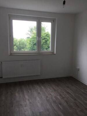 Sofortbezug in sanierte Wohnung möglich! – 1257 Dresden – Vorschaubild 4