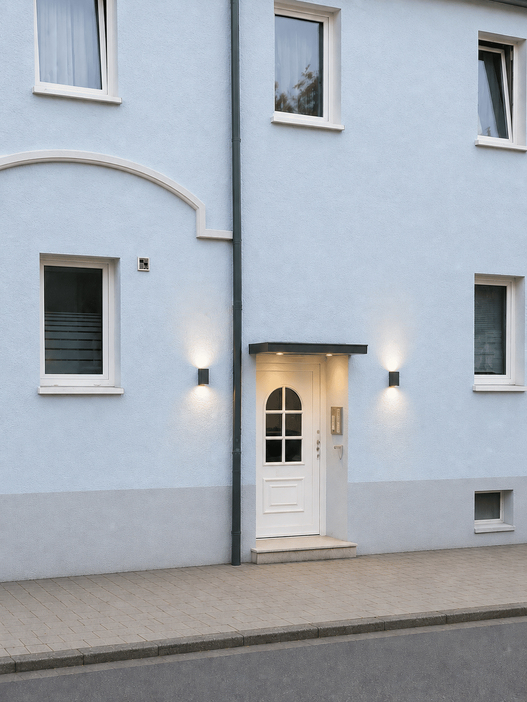 Helle, modernisierte 2 Zimmer-Dachgeschoss-Wohnung in sehr zentraler Lage! – Augsburg – Vorschaubild 6
