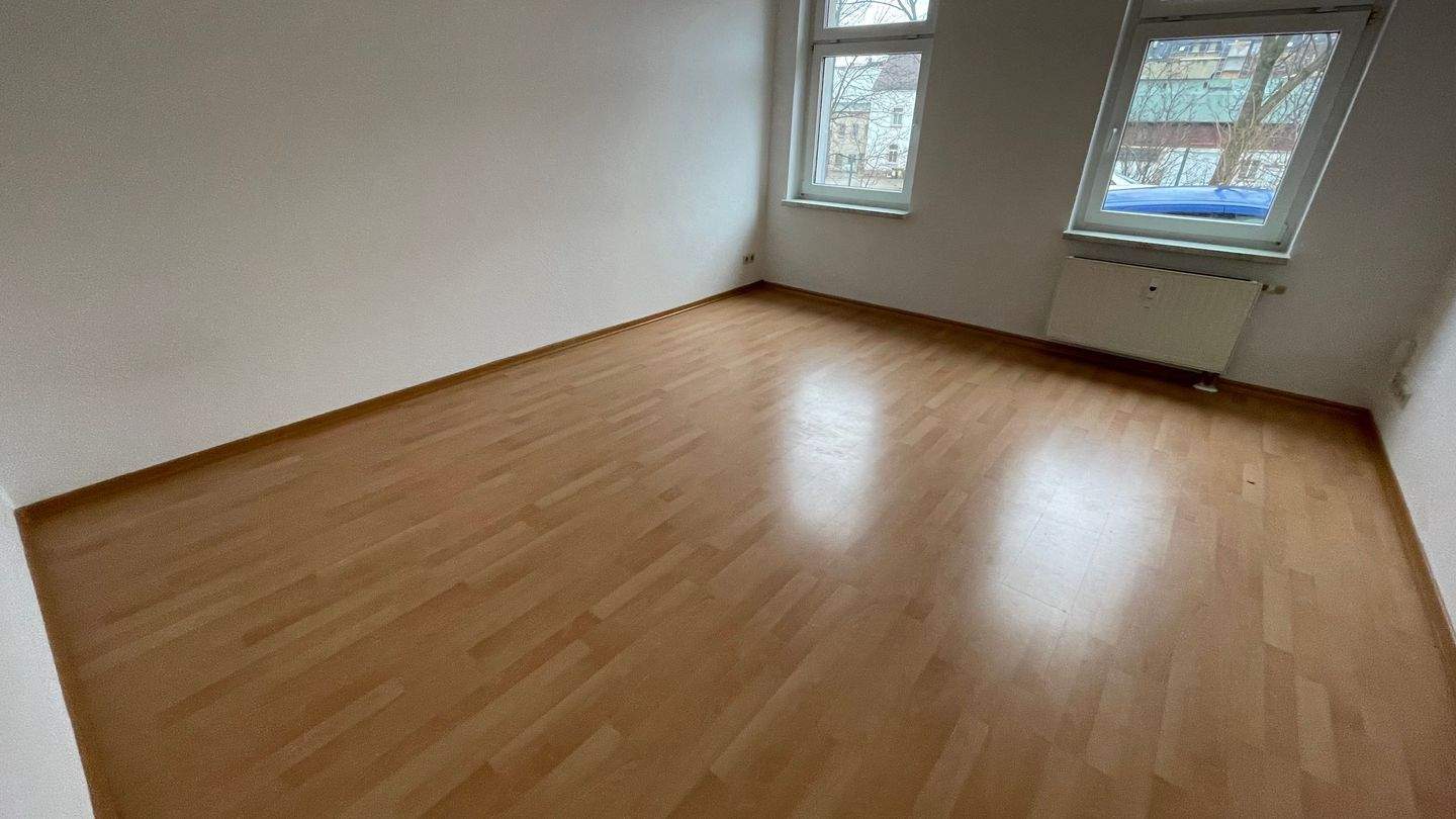 EBK inklusive *** ! Bad mit Wanne und Fenster + sep. Küche – Chemnitz – Vorschaubild 4