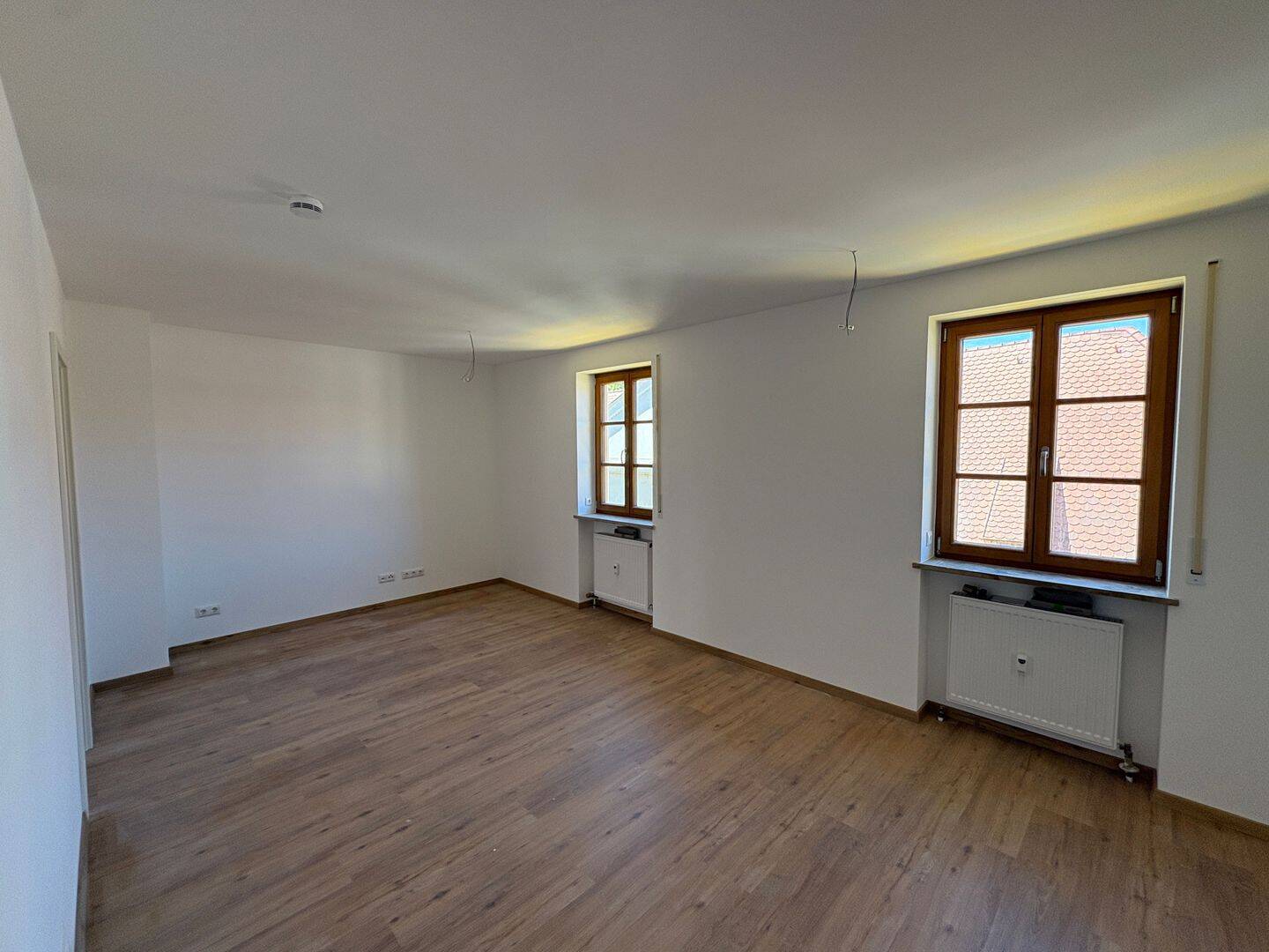 FRISCH SANIERT - Wohnen mit Terrasse am Bismarckplatz – 2-Zimmer-Wohnung mit Einbauküche - Wohnung 13
