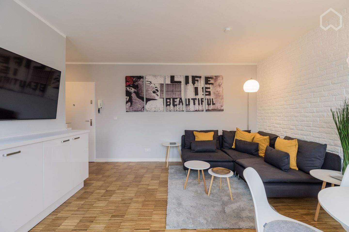 Sonnige, renovierte Zwei-Zimmer-Wohnung mit Balkon und Garage in Friedenau – Berlin – Vorschaubild 8