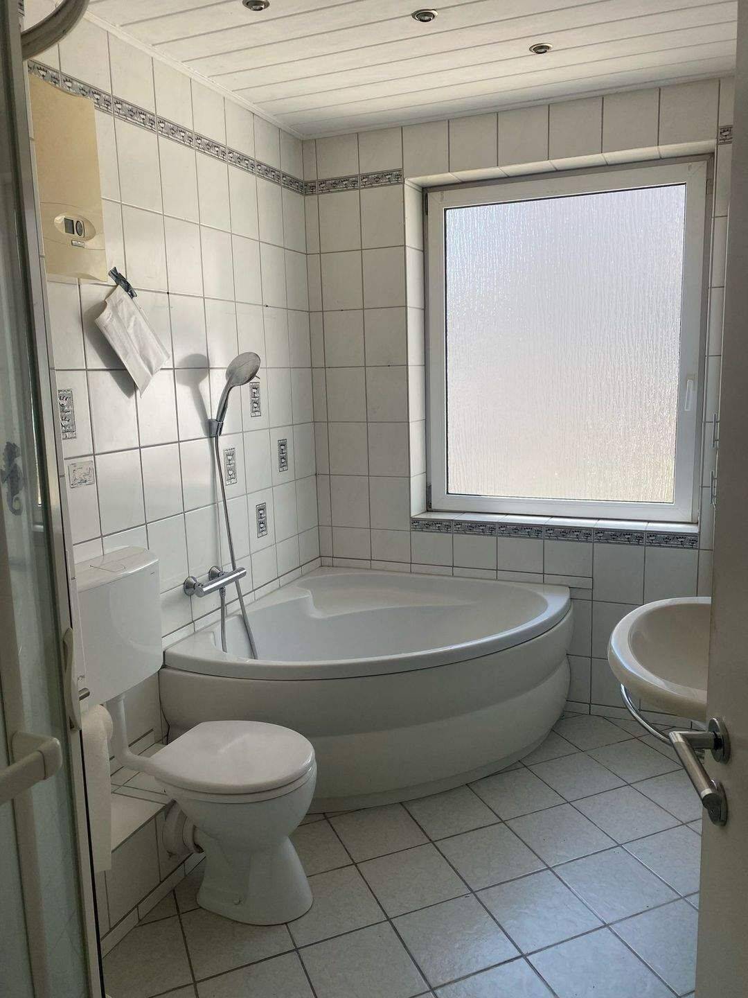 **Sofort bezugsfreies Zweifamilienhaus mit viel Potenzial – Preis verhandelbar** – Bremen – Vorschaubild 3