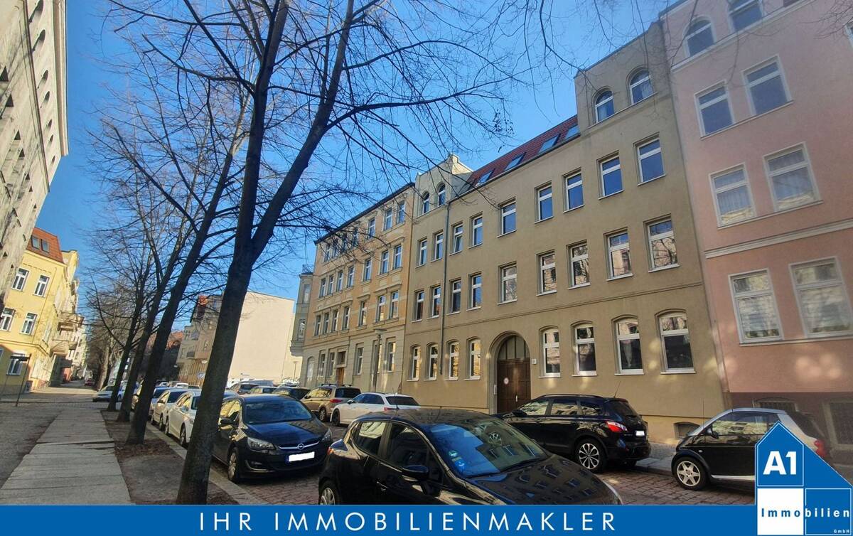 Halle/Nördliche Innenstadt: Vermietete 2-Zimmer-Eigentumswohnung mit Balkon im attraktiven Stadtteil Paulusviertel – 6114 Halle (Saale) – Bild 1 von 9