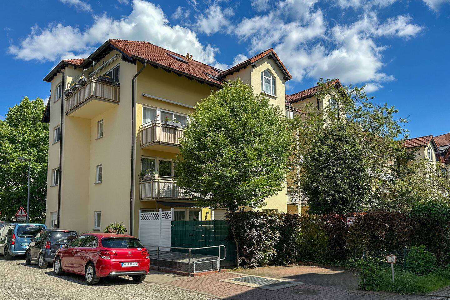 Einladende 2 Raumwohnung mit EBK und Balkon