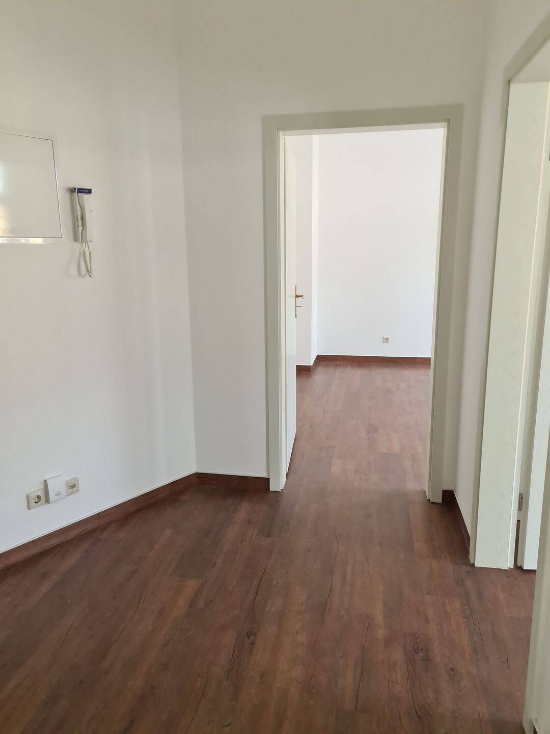 Frei ab 1.7.26 - 3.OG zzgl. 30,- € EBK*** / Badewanne u.v.m. ! – Chemnitz – Vorschaubild 5
