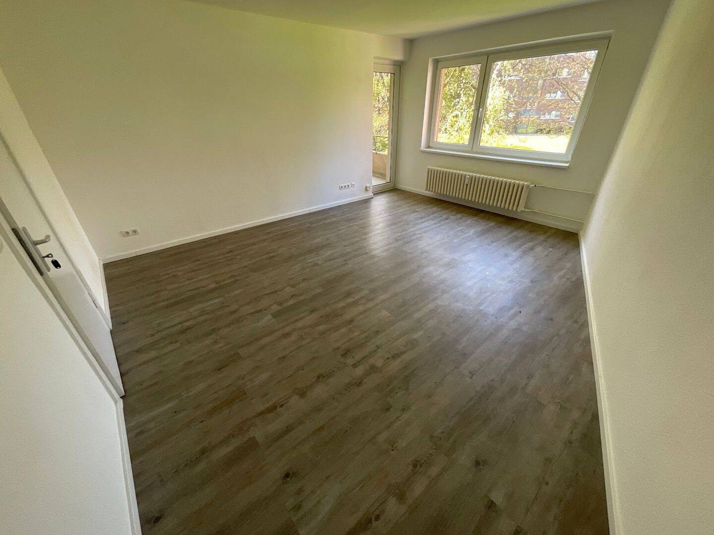 2,5 Zimmer-Wohnung mit Balkon und Tageslichtbad mit Wanne – Lübeck – Vorschaubild 2
