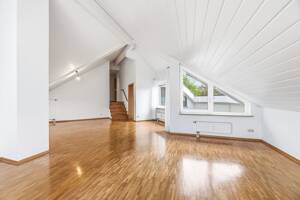 Viel Raum zum Wohlfühlen - 4-Zimmer-Dachgeschosswohnung mit Dachterrasse und Hobbyraum – 70569 Stuttgart – Vorschaubild 3