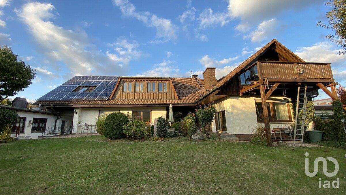 Exklusives Zweifamilienhaus in Premiumlage - Wohnen auf höchstem Niveau – Bischofsheim a.d.Rhön – Bild 1 von 9