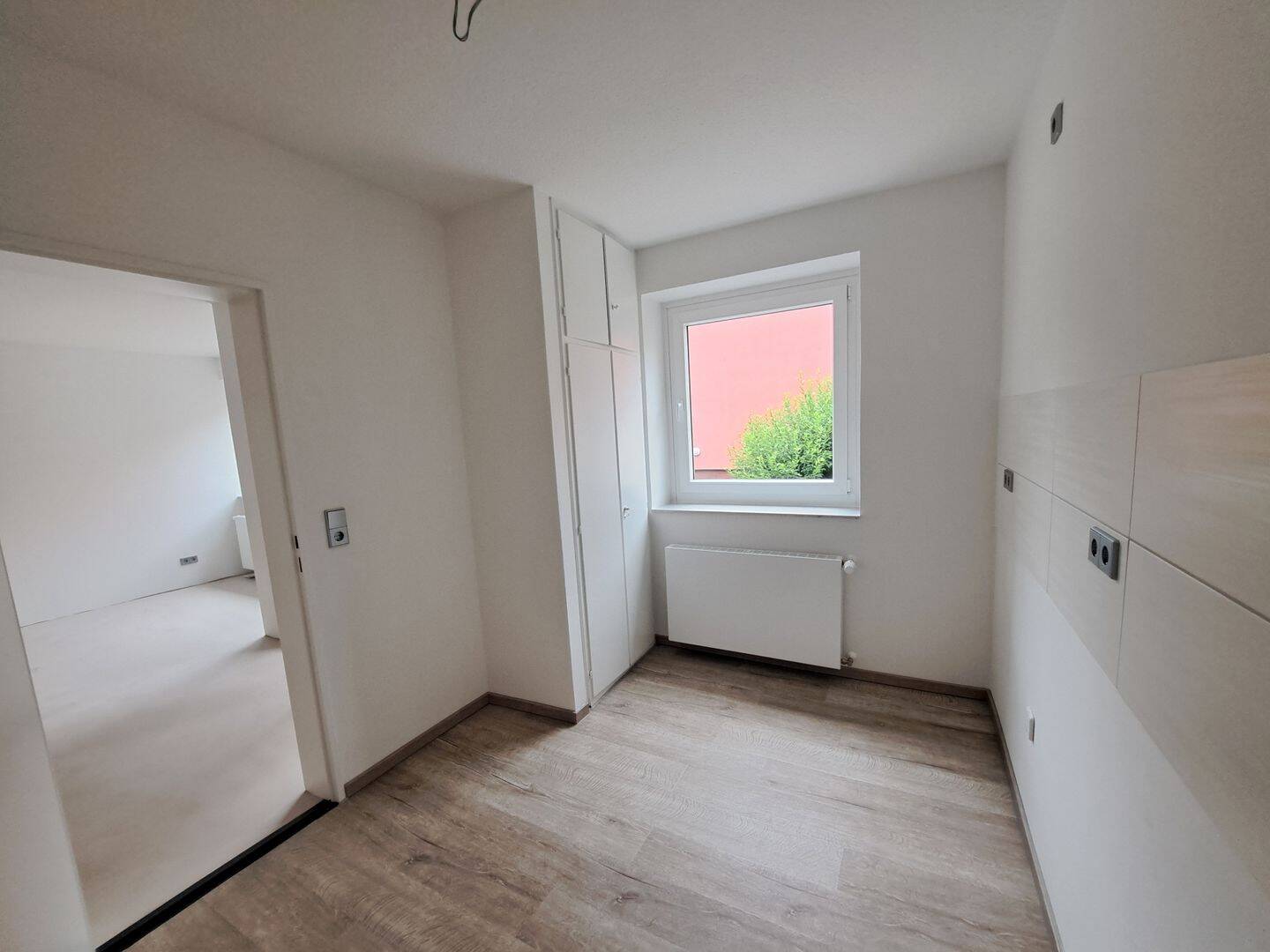 Frisch renovierte 2-Zimmer-Wohnung im Hochparterre in Bremerhaven-Lehe! – Bremerhaven – Vorschaubild 4