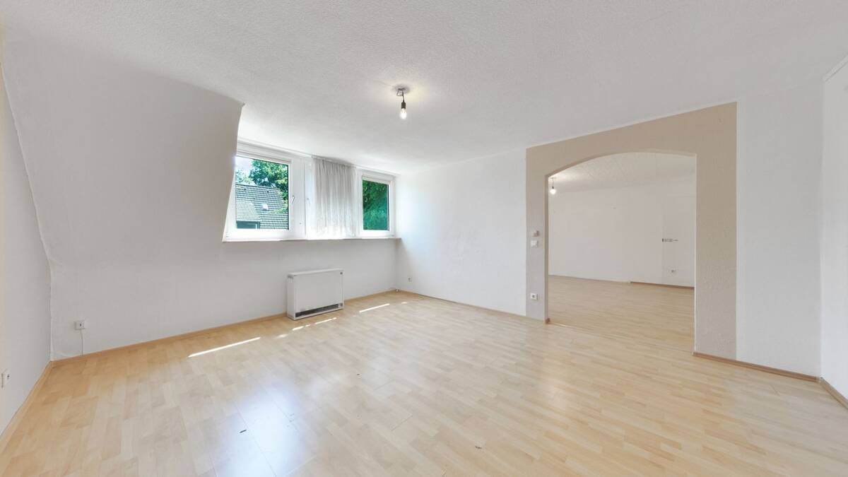 Lichtdurchflutete 4-Zimmer-Wohnung in begehrter Lage. – 45289 Essen – Bild 1 von 7