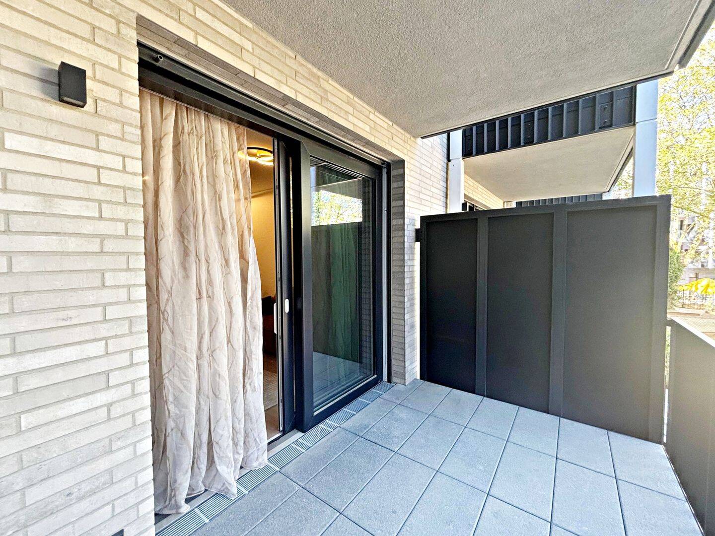 Hochwertig möblierte 2-Zimmer-Wohnung mit großzügigem Balkon – Düsseldorf – Vorschaubild 5