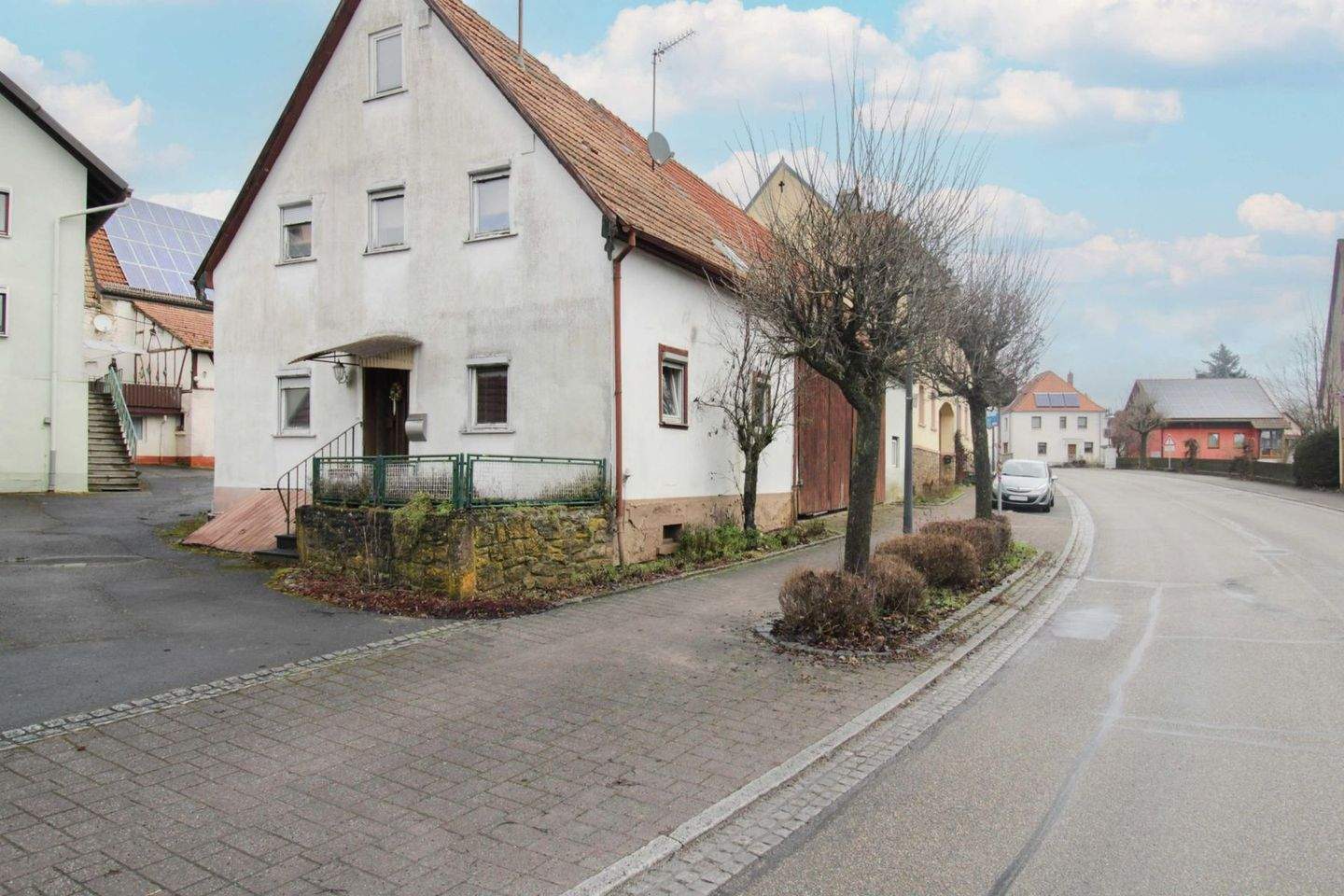 Anpacken in Großrinderfeld: EFH mit Sanierungsbedarf in Altstadt – Großrinderfeld – Bild 1 von 9