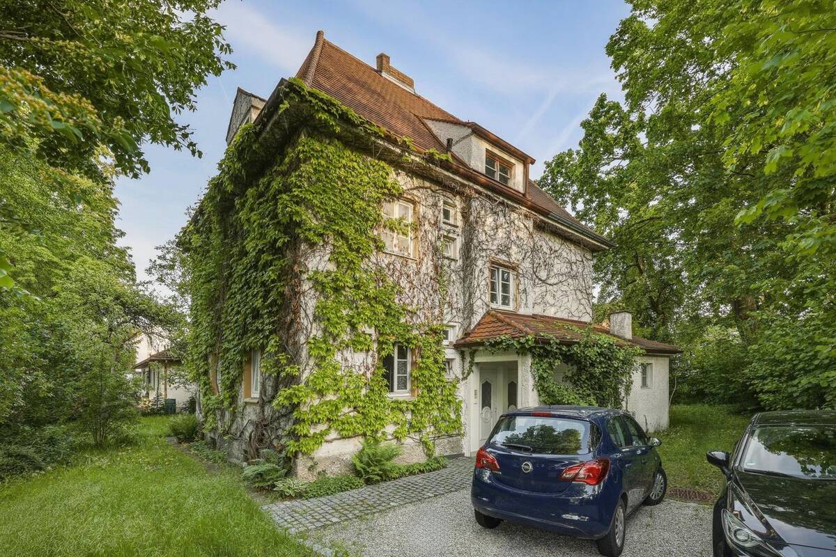 Mehrfamilienhaus mit Villencharakter auf großzügigem Grundstück in Garching – 85748 Garching bei München – Bild 1 von 9