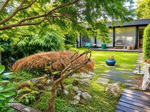 Winkelbungalow mit Gartenidylle in begehrter Wohnlage von Hummelsbüttel