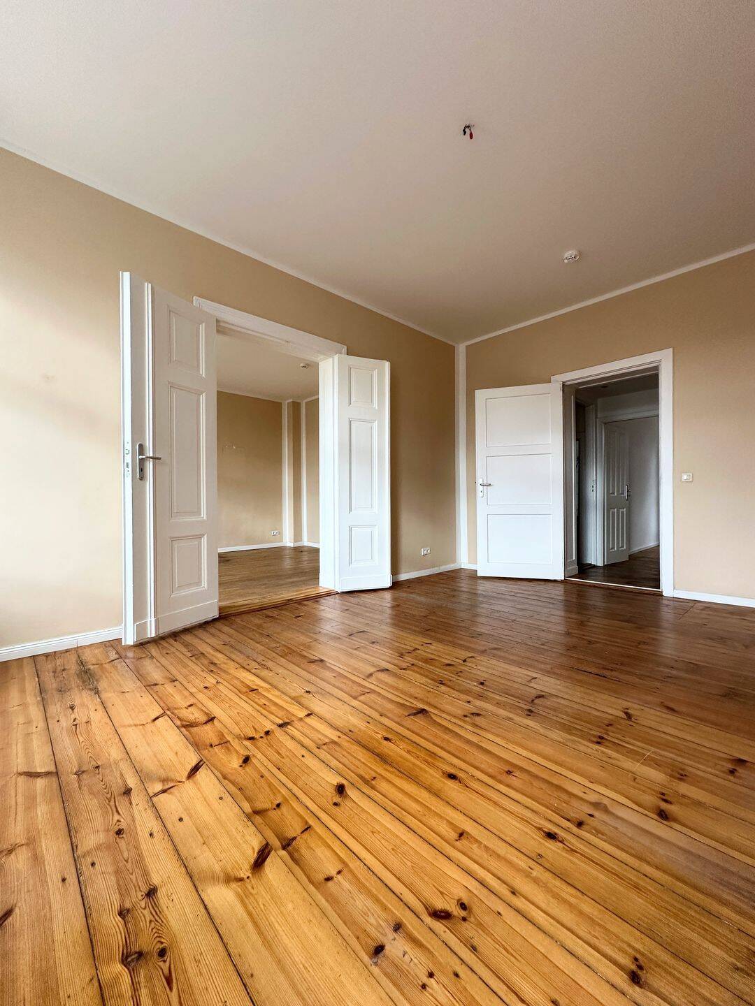 Altbau-Investment in Berlin-Lichtenberg | 4 Wohnungen im Paket | eine Einheit ab 2028 FREI – Berlin – Vorschaubild 3
