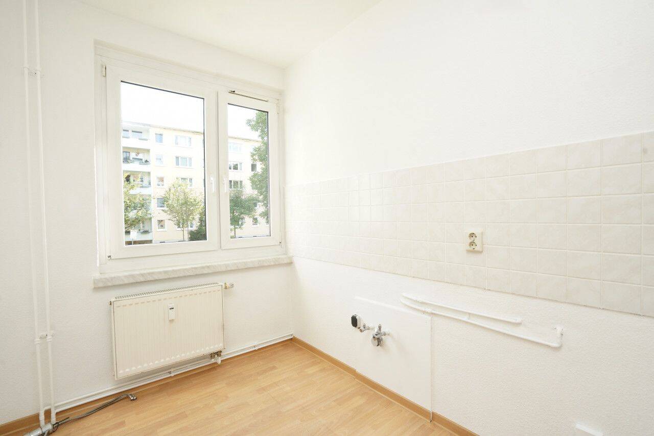 Balkon / Bad mit Fenster – Chemnitz – Vorschaubild 6