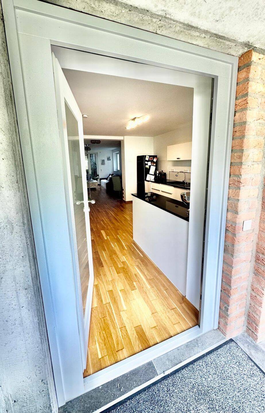 Stilvolle 2-Zimmer EG Wohnung mit 2 Terrassen in grüner Alleinlage von Unterbach – Düsseldorf – Vorschaubild 4