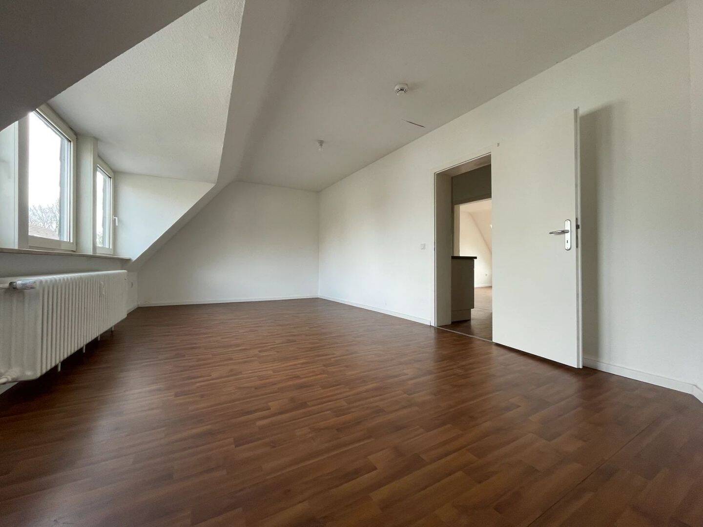Charmante 2-Zimmer-Wohnung mit Domblick – Köln – Vorschaubild 3