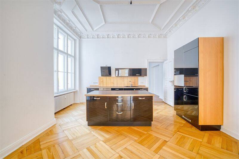 Best of City-West: Stuck, Style & Großstadtromantik – Berlin – Vorschaubild 5