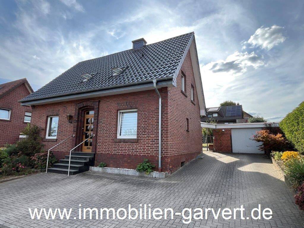 Einfamilienhaus mit Garten, Nebengebäude und Garage in Groß-Reken – Reken – Bild 1 von 9