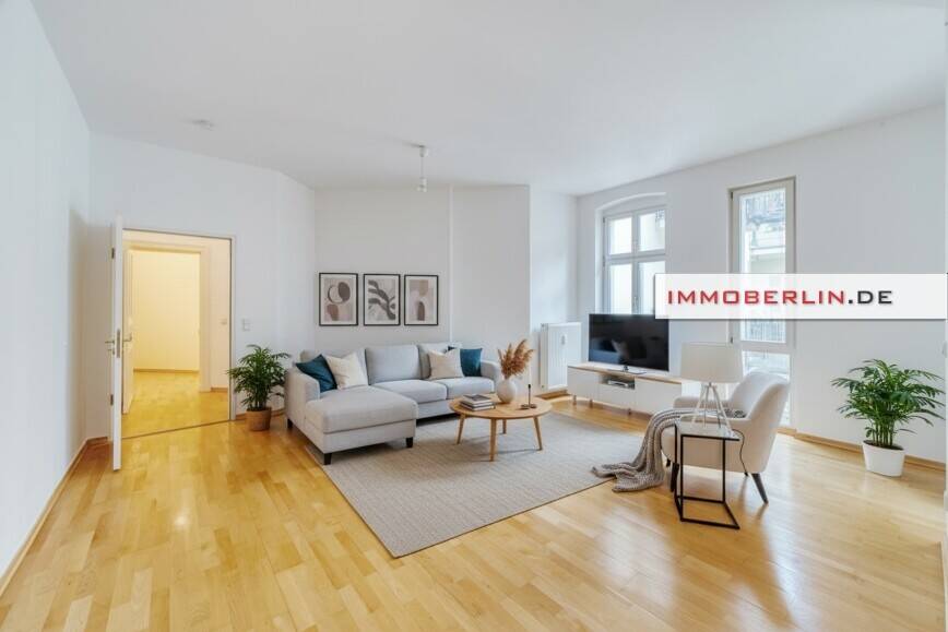 IMMOBERLIN.DE - Liebenswerte Altbauwohnung mit ruhigem Balkon nahe dem Boxhagener Platz – Berlin – Vorschaubild 3