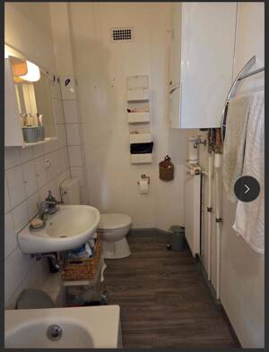 Helle, ruhige Vierzimmerwohnung WG geeignet