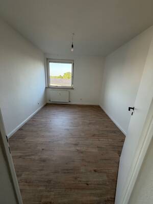 Frisch renovierte 3-Zimmer-Wohnung mit Balkon – 28259 Bremen – Vorschaubild 3