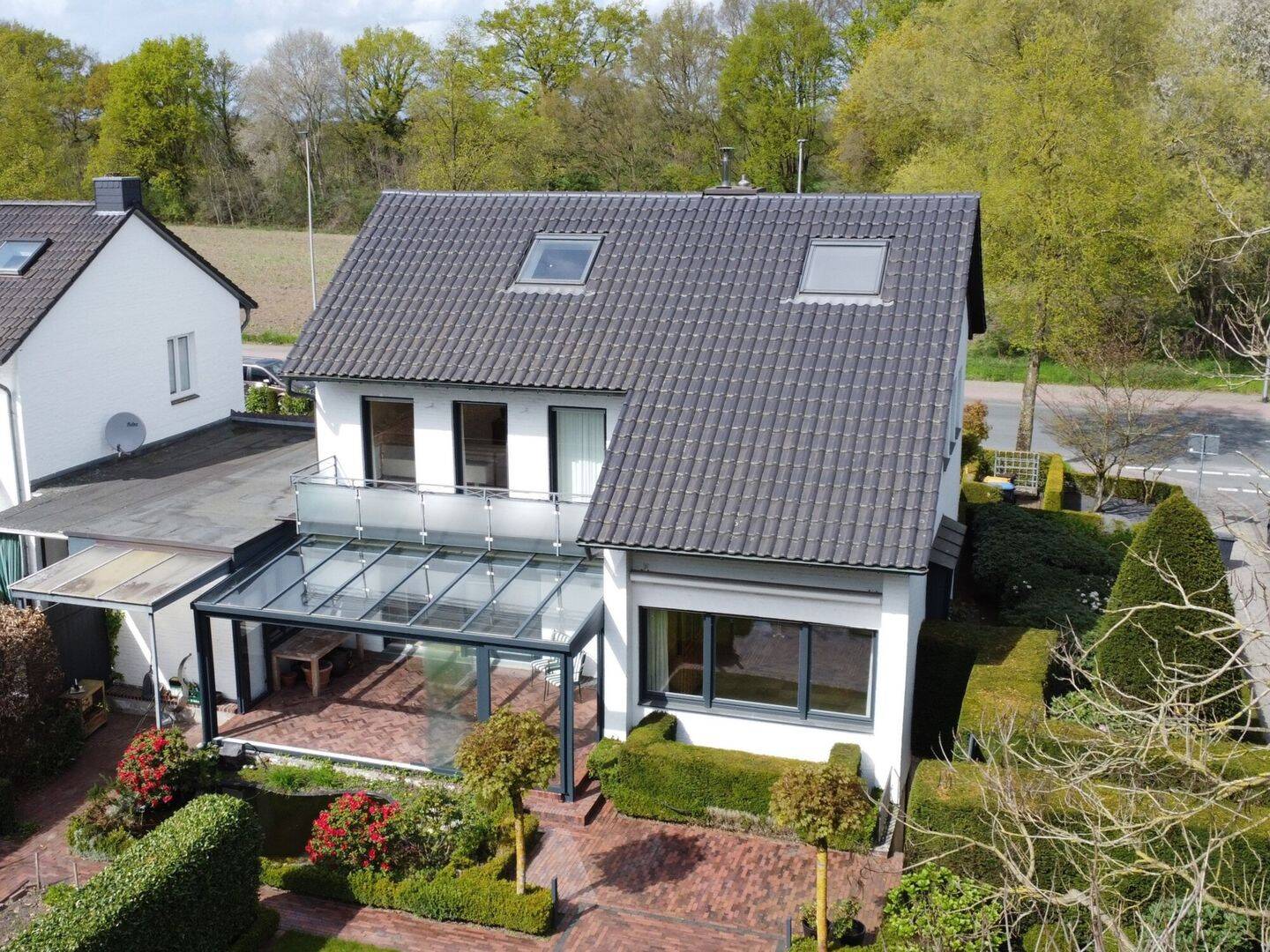 Modernisiertes Einfamilienhaus mit großzügigem Garten im Universitätsklinikviertel