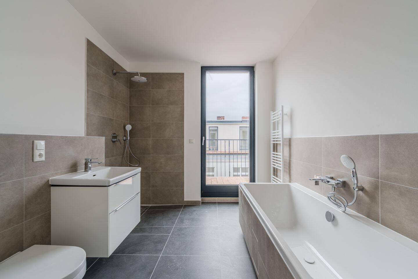 glockenhelle Wohnung mit offenem Grundriss – Berlin – Vorschaubild 8