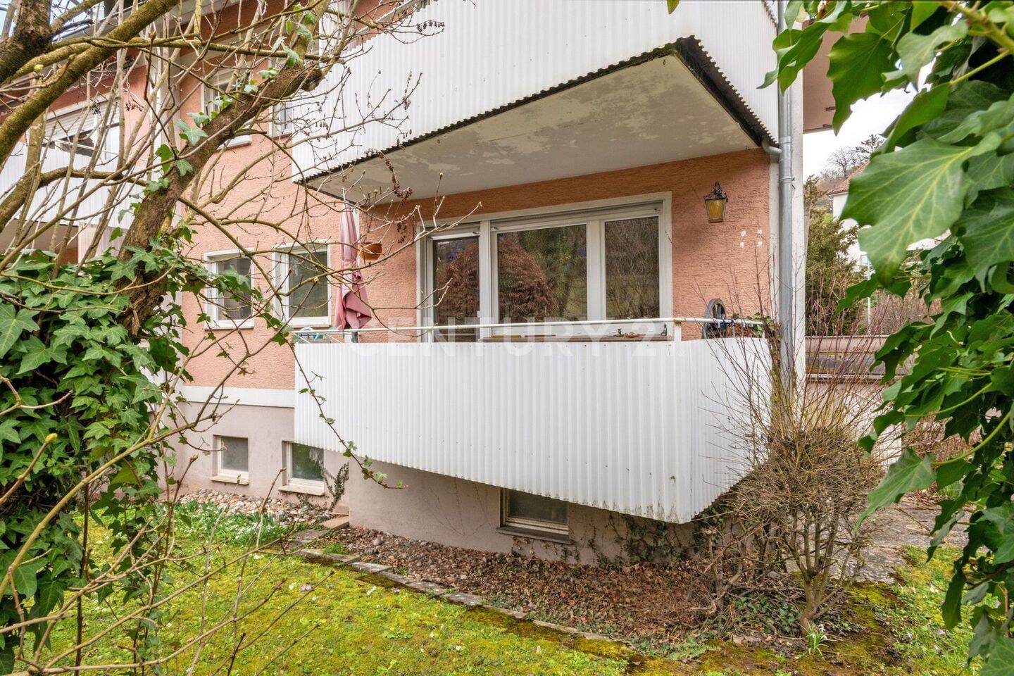 Top gepflegte 2-Zimmer-Wohnung mit herrlichem Blick ins Grüne in toller Lage von Stuttgart- Ost – Stuttgart – Vorschaubild 4