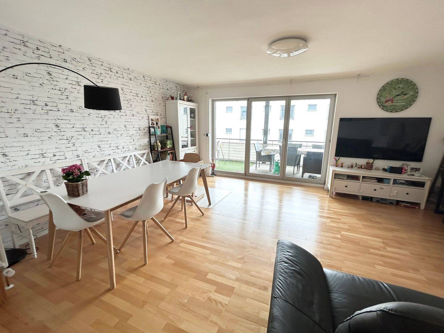 4-Zimmer-Wohnung mit 122 m² in Weinstadt-Endersbach (S-Bahn-nah, mit Aufzug Barrierefrei) – Weinstadt – Vorschaubild 3