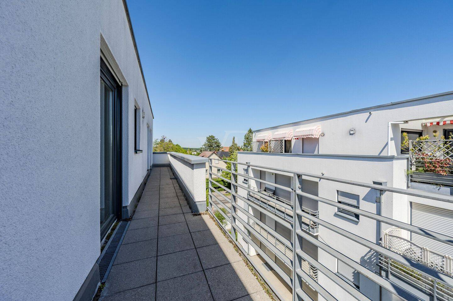 3 Zimmer Penthouse mit sonniger Südterrasse und Tiefgaragenstellplatz – Stuttgart – Vorschaubild 8