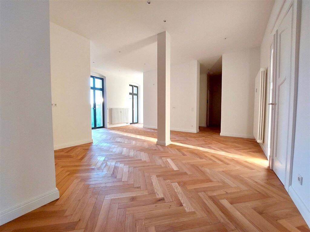 Exklusives Wohnen auf 150 m²: Modernisierter Altbau-Traum mit Balkon & 2 Bädern mitten in Chemnitz – Chemnitz – Vorschaubild 2
