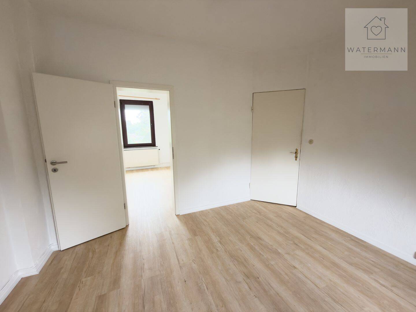 Charmantes Dachgeschossdomizil in ruhiger Lage von Hamburg-Hausbruch – Hamburg – Vorschaubild 3