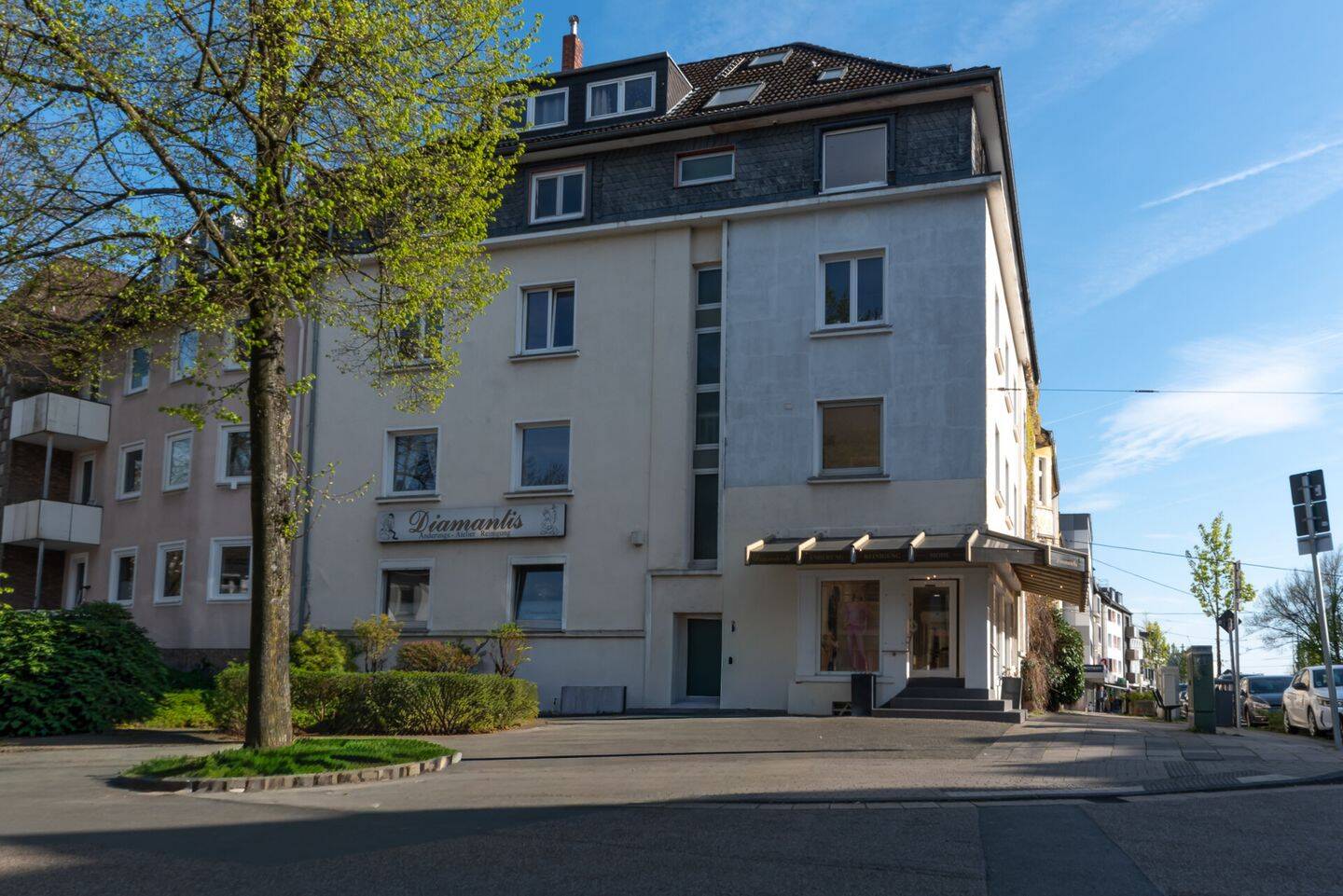 Seltene Paket-Offerte in Essen-Bredeney: 2 Wohnungen auf einer Etage mit massivem Synergiepotenzial!