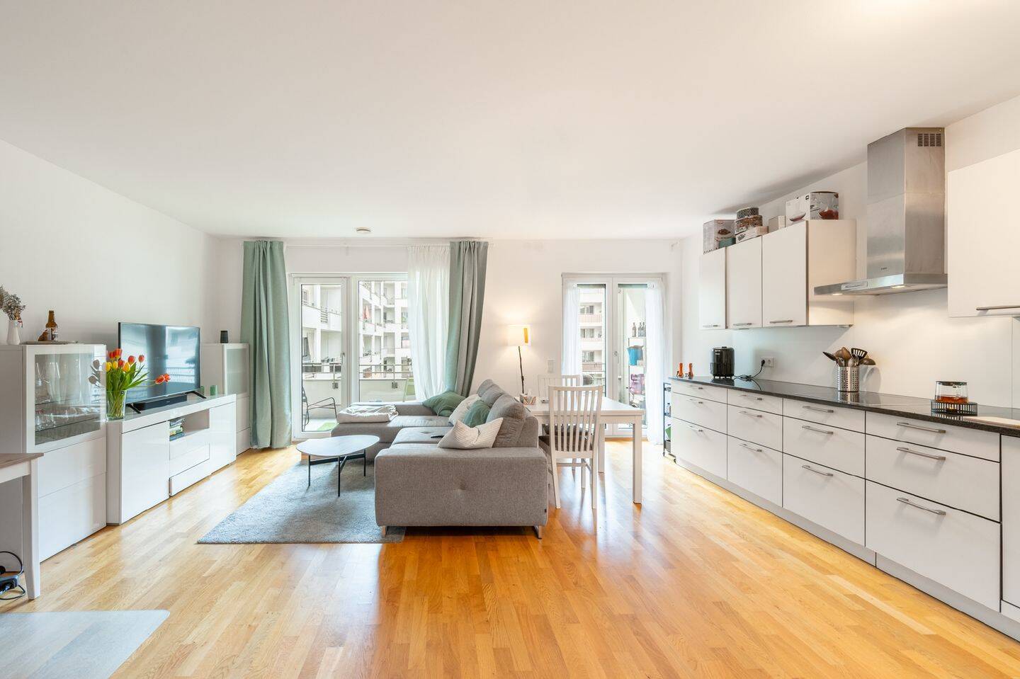 AIGNER - Moderne 3-Zimmer-Wohnung mit Süd-Loggia in Haidhausen – München – Vorschaubild 2