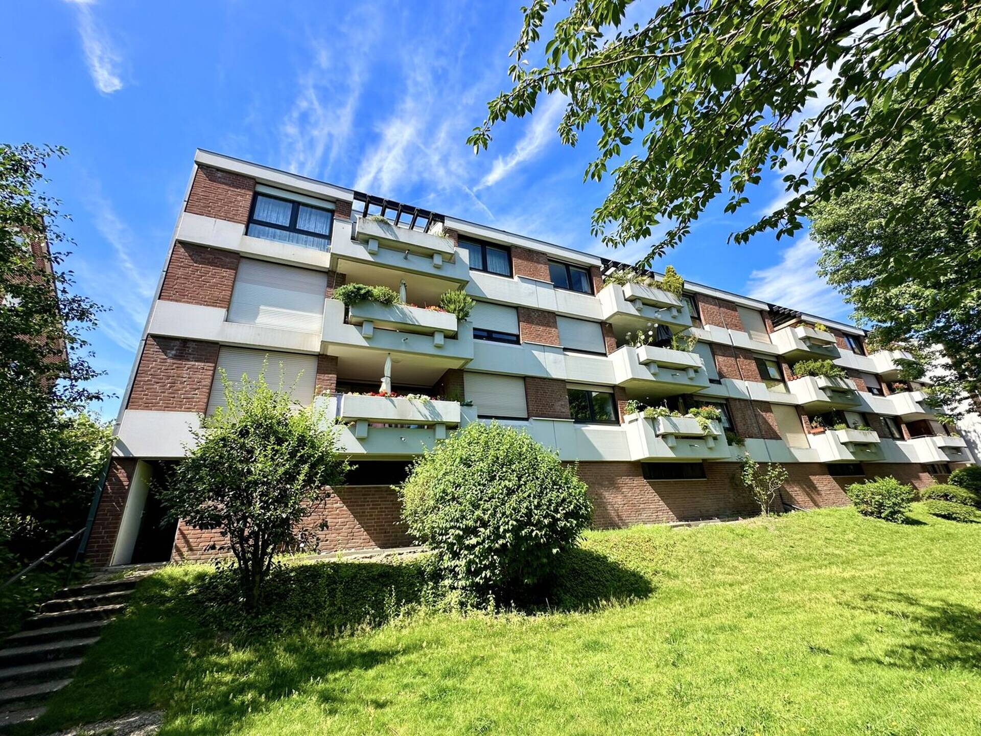 Etagenwohnung in 40470 Düsseldorf / Mörsenbroich mit 103 m² kaufen