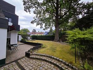 Exklusive Doppelhaushälfte mit großzügigem Raumkonzept, Sauna, gepflegtem Garten und Garage in begehrter Wohnlage von Fürth (VHB) – 90766 Fürth – Vorschaubild 8