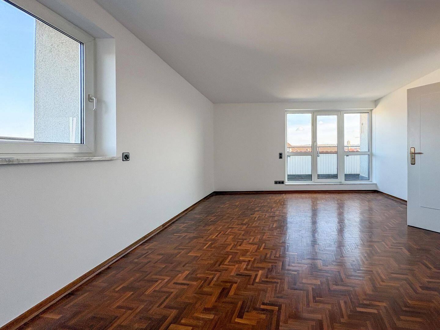 Großzügige 4-Zimmer-Wohnung mit Dachterrasse auf 2 Ebenen – Würzburg – Vorschaubild 3