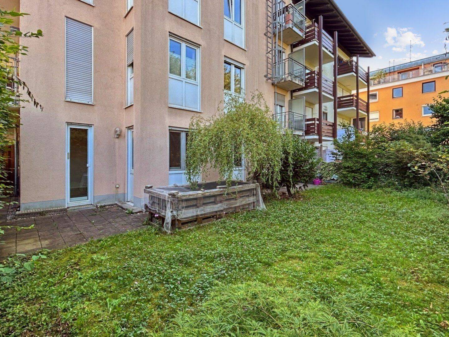 Helle 3-Zimmer-Erdgeschoss-Wohnung mit 60m² Privatgarten sowie Tiefgaragenstellplatz in Moosach – München – Vorschaubild 3