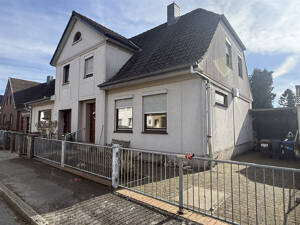 Doppelhaushälfte mit Wintergarten, Garage und viel Gestaltungspotenzial in Bremen-Blumenthal – 28779 Bremen – Vorschaubild 2