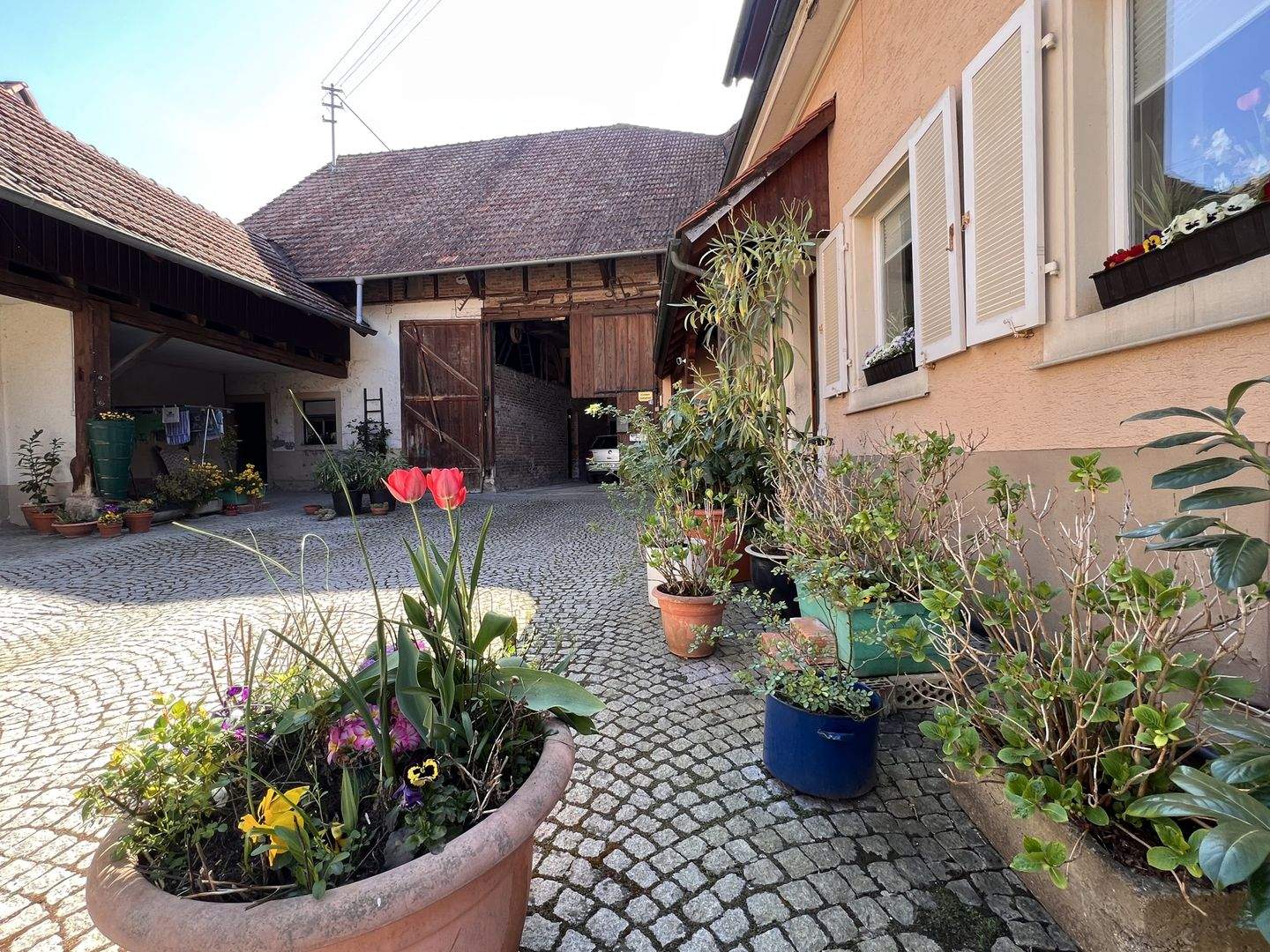 Rarität! Ehemaliger Bauernhof im Markgräflerland! Traumhafter Innenhof/ Scheune/ Winzerkeller usw – Müllheim – Bild 1 von 9