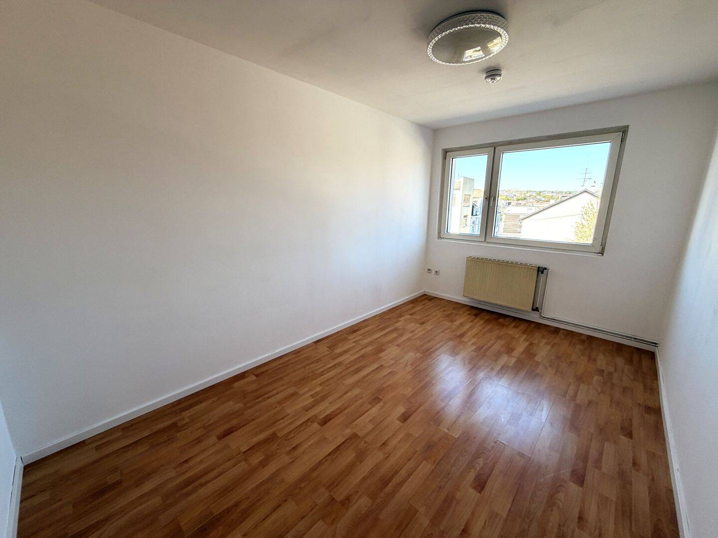 Renovierte 2-Zimmer-Wohnung mit Balkon & Einbauküche - Jobcenter ab 3 Personen möglich – Wuppertal – Vorschaubild 2