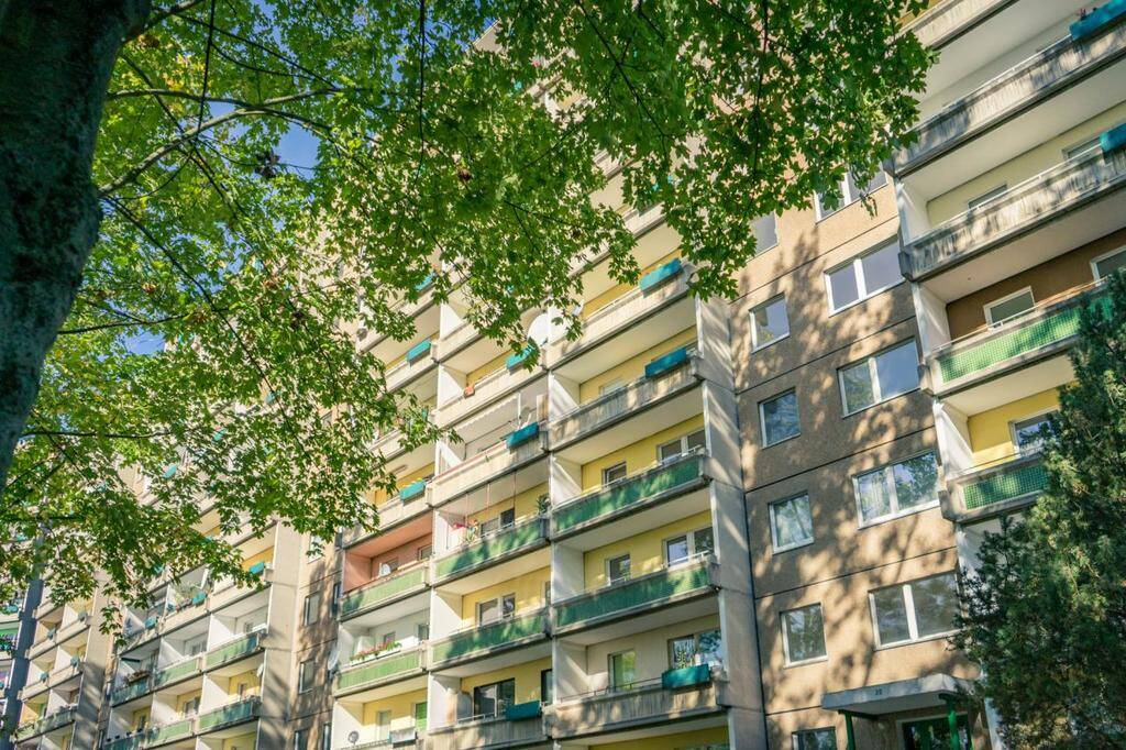 Modernisierte Balkonwohnung mit Weitblick – Chemnitz – Vorschaubild 4