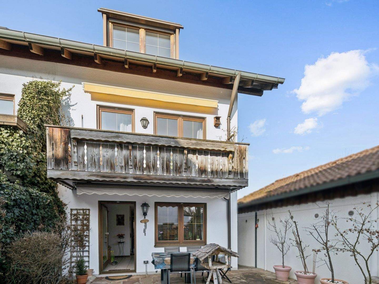 Riem: Wunderschönes Reiheneckhaus mit sonnigem Garten – München – Bild 1 von 9