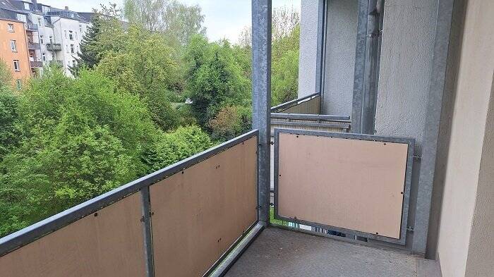 seniorengerechte 1,5 Raumwohnung mit Balkon und Duschbad – Chemnitz – Vorschaubild 2
