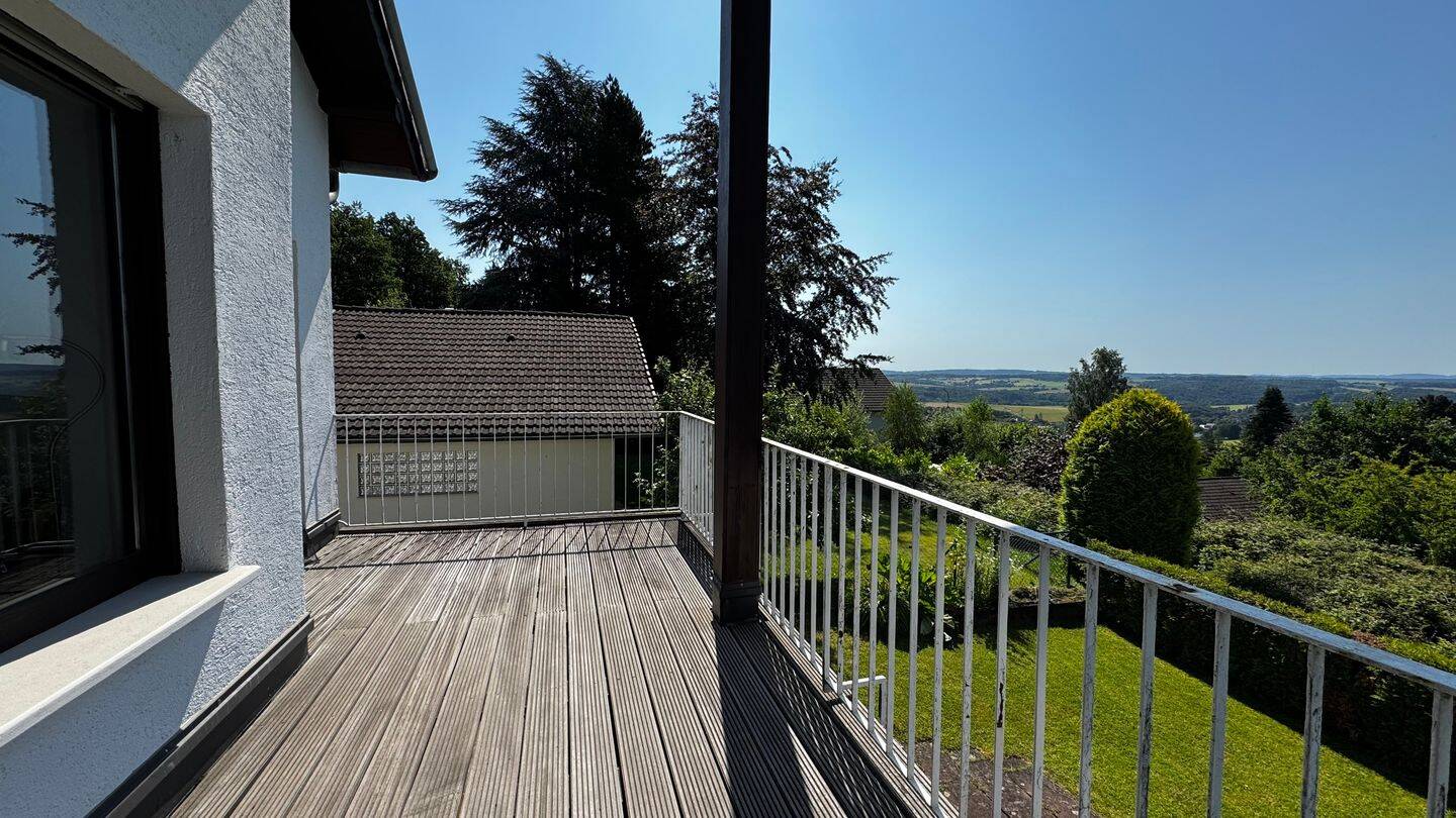 Fernblick inklusive - gepflegtes Einfamilienhaus mit Garten und zusätzlichem Grundstück – Much – Vorschaubild 2