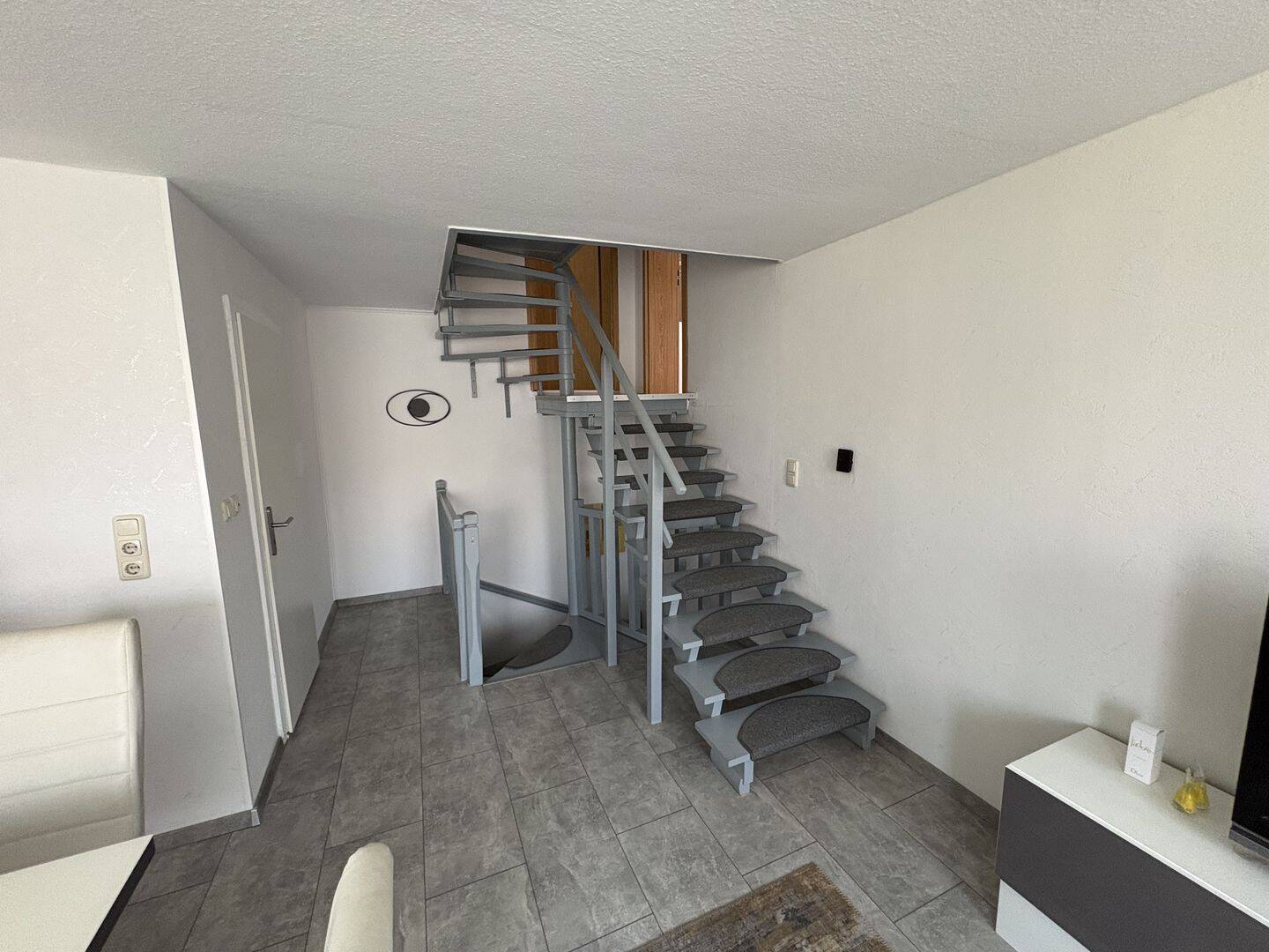 Charmantes Einfamilienhaus mit Garage und einladender Terrasse. – Weikersheim – Vorschaubild 6
