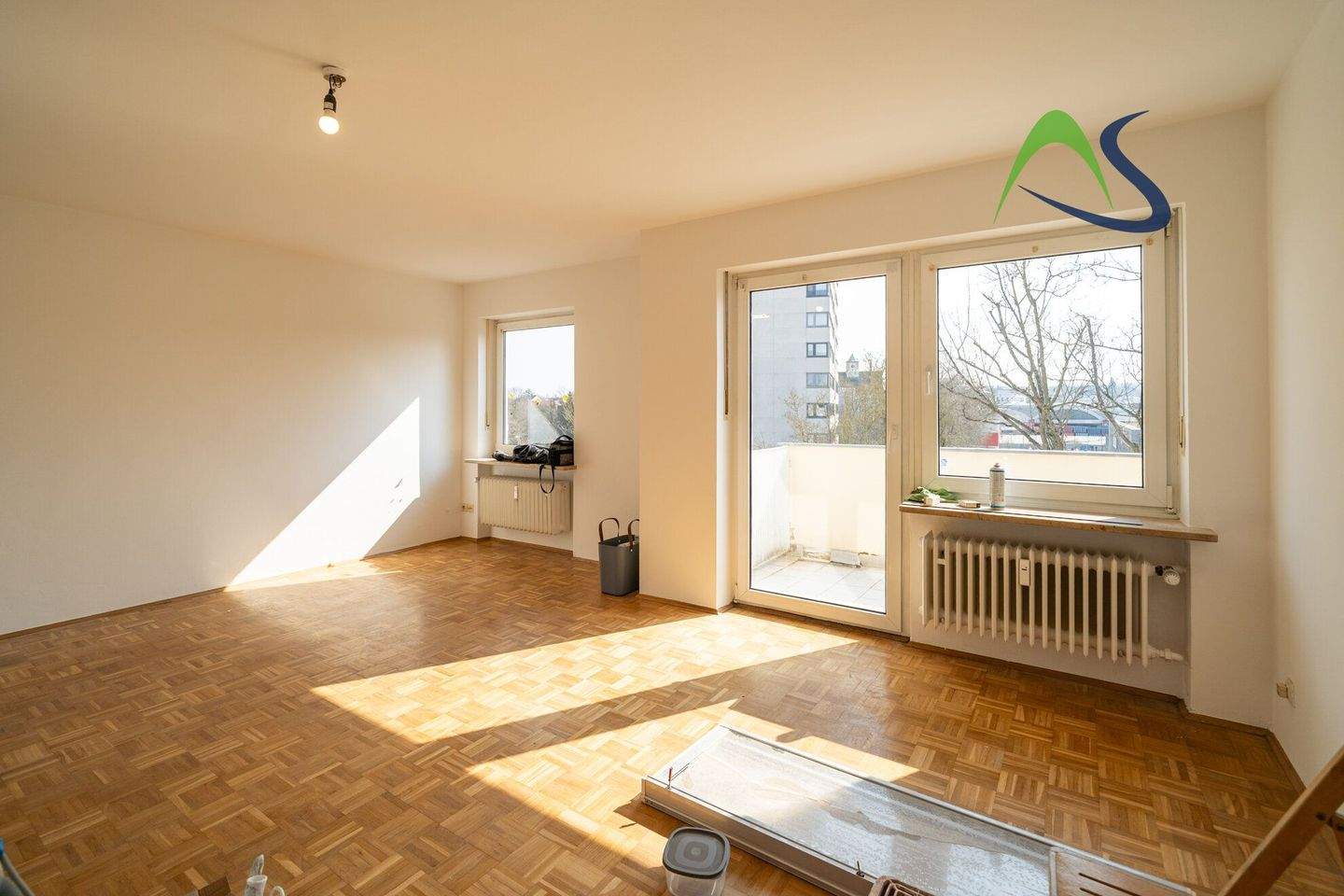 Frisch renovierte Dreizimmerwohnung mit Südbalkon und Garage im inneren Westen – Regensburg – Vorschaubild 5